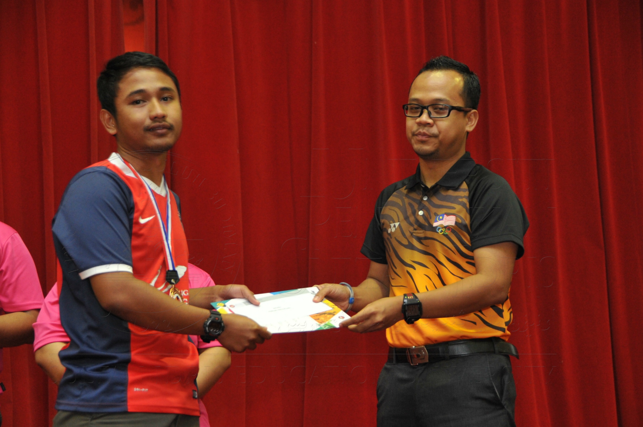 PRO15 158 CATUR HAS 9541